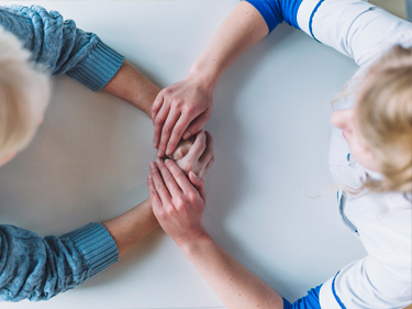 aide soignant  - École des FPS Charleroi - Enseignement de Promotion sociale de jour, pour Adultes à Charleroi. Formations reconnues par la Communauté française de Belgique.